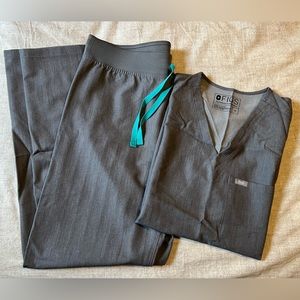 Figs Livingston’s and 1 pocket top